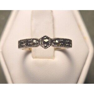 Vintage sterling silver ring sz 6